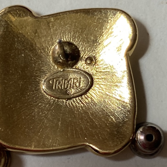 Trifari Square Gold /Black Stone Pierced Earrings - Picture 3 of 4